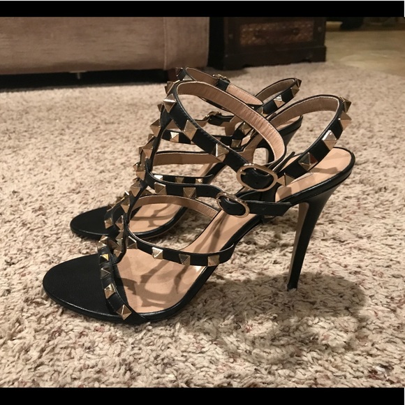 Valentino Garavani Rockstud Leather Sandals - Picture 7 of 8